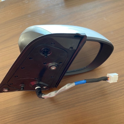 タントダイハツミラー右　パールホワイト
