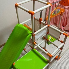 ジャングルジム　ブランコ　鉄棒の画像