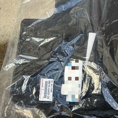 新品未使用トヨタRAV4フロアマットの画像