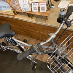 【前後タイヤ・チューブ新品！】LEDオートライト　6段変速　27インチ自転車　シャンパンゴールドの画像