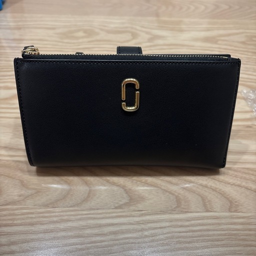 MARC JACOBS 
ブラック 長財布
