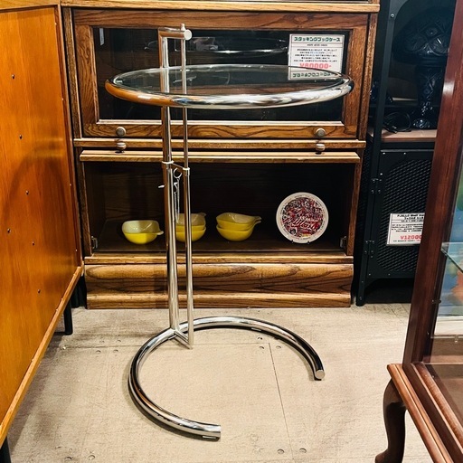 A Eileen Gray アイリーングレイ アジャスタブルテーブル サイド