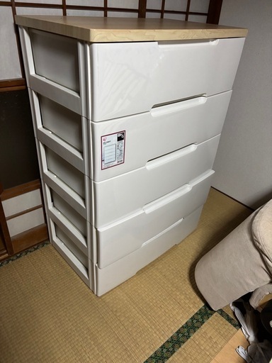 プラスチックタンス