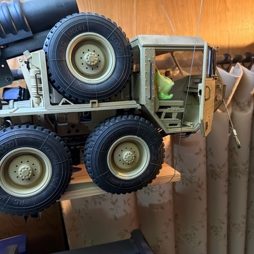 8輪8WDトラック動作品ラジコン  1/12スケール！！