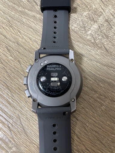 【値下げしました】【メタリックでお洒落な時計❗️】SUUNTO 9 PEAK PRO（スント 9 ピーク プロ）スポーツウォッチ／GP