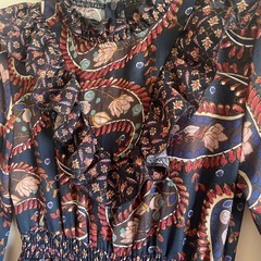 ペイズリー柄フリル付きワンピース オケージョンの画像