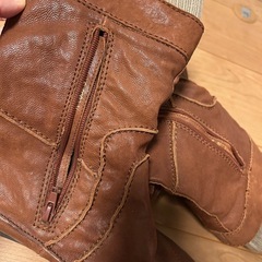 美品　革リブニット重ね風ぺたんこブーツの画像