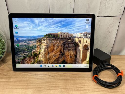 【LTE・美品】06236 Surface Go2  8GB Office2024 Win11 タブレット マイクロソフト　コンパクト