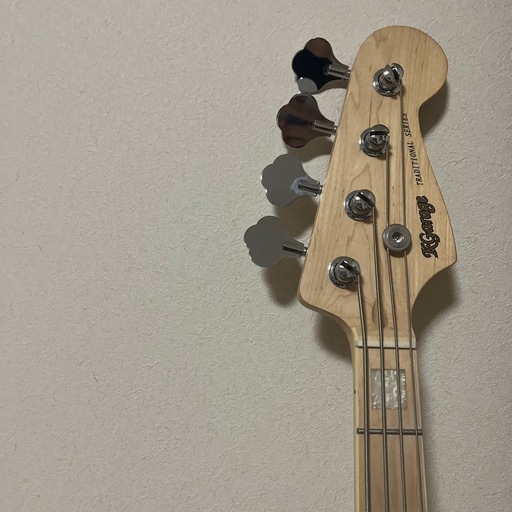 ベース（美品）
