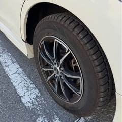 16インチ ブラックホイールセットスタッドレスセットの画像