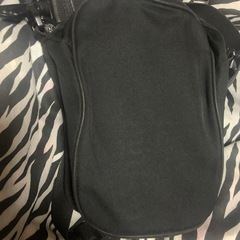 THRASHERショルダーバッグの画像