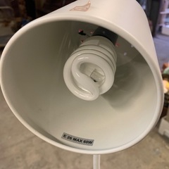 ニトリ フロアランプ フレキシブルグースネック 自在に角度調整可能☺️の画像