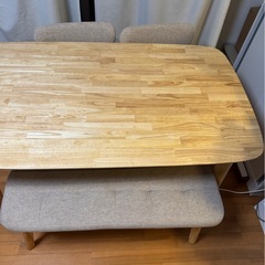 木製ダイニングテーブル４点セットの画像