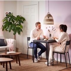 正方形　テーブル＋イスの画像