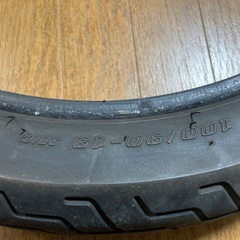 バイクフロントタイヤ 100/90-19の画像