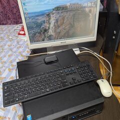 HP Z230 SFF Windows11 メモリ16GB Office付き 画面など一式の画像