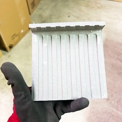 未使用　タレ付階段　フロアタイルの画像