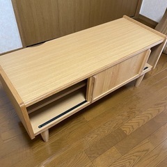 テレビボードの画像