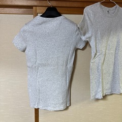 UNIQLO Tシャツ２枚
の画像