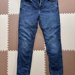 ユニクロ　ジーンズの画像