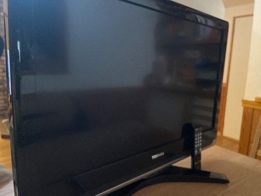 TOSHIBA製32インチ液晶テレビ