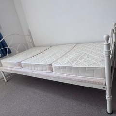 カーテンベッドの画像