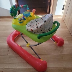 はらぺこあおむし　歩行器の画像