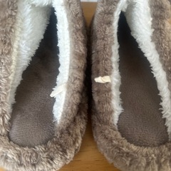 ほぼ未使用　今期モコモコスリッパの画像