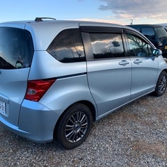 フリードGジャストセレクション　7人乗り　車検8/12 走行7.9万の画像