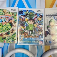 Wii本体、ソフト5本、ハンドル付き.ファミリートレーナーマットの画像