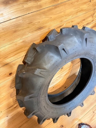 値下げしました トラクター前輪タイヤ 