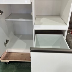 食器棚　ホワイト　白　収納家具　キッチンボード　レンジボード　シンプル　家具の画像