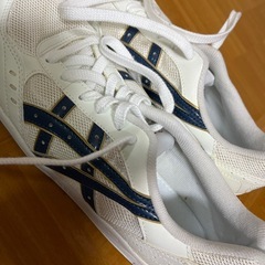 アシックス　ランニングシューズの画像