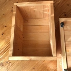 木製コロ付きボックスの画像