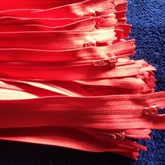 ハンドメイドに　赤色ファスナー　50cm 30本　の画像