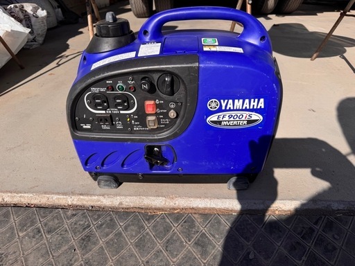 ヤマハ 900w インバーター発電機 綺麗です。