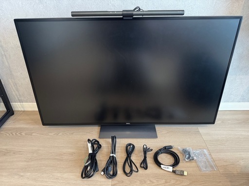 DELL U4320Q 4Kモニター(42.51インチ)※BenQライト付