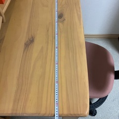 学習机と椅子の画像