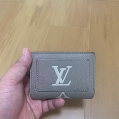 LOUIS VUITTON ルイヴィトン 二つ折り財布 ポルトフォイユ・クレア ベージュ アウトレットの画像