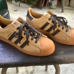 adidas  スーパースターの画像