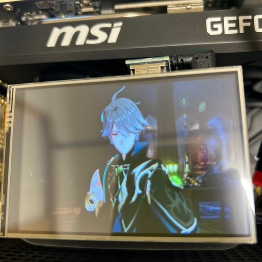 パソコン内部にディスプレイ搭載、おしゃれなゲーミングPC