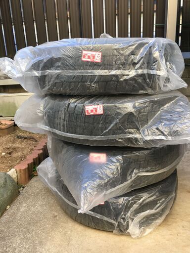 スタッドレスタイヤ+アルミホイールセット 4本(175/70/R14 4穴ナット付）　ダンロップ WINTER MAXX