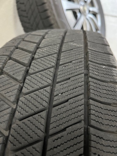 スタッドレス  VRX3 4本セット 1シーズンのみ使用