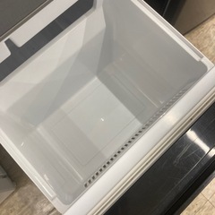 【ジモティー割引で最大15％OFF⭐️】2019年製　AQUA　冷蔵庫 AQR-J13H 　シルバーの画像