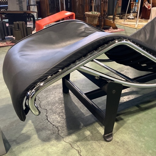 ル・コルビジェ LC4 シェーズロング ブラック寝椅子 リプロダクト　ブラック　黒　オシャレ家具　ソファ