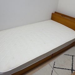 【定価49,000円】石崎家具 セミダブルベッドフレーム+マットレス  の画像