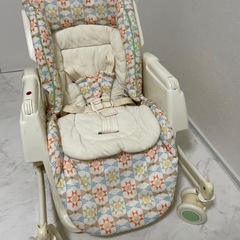 アップリカ リクライニングハイローチェア の画像