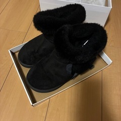 ブラック　黒　22センチ　ファムートンブーツ　の画像