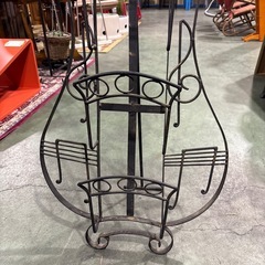 ギターモチーフラック　マガジンラック　アイアン　鉄製　ガーデン　庭　錆　の画像