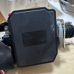 フリードハイブリッドGB7ブレーキマスター、ペダルの画像